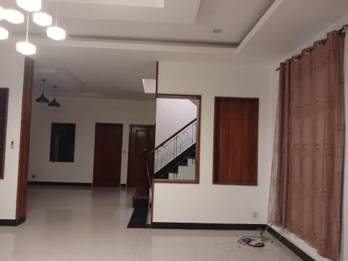 House For Sell/Rent      -SR197