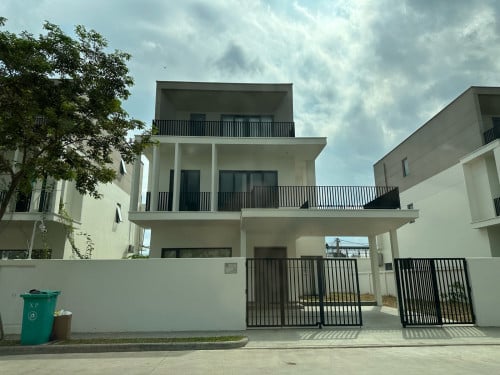 Villa Oudom (land size 16*24) urgent sales