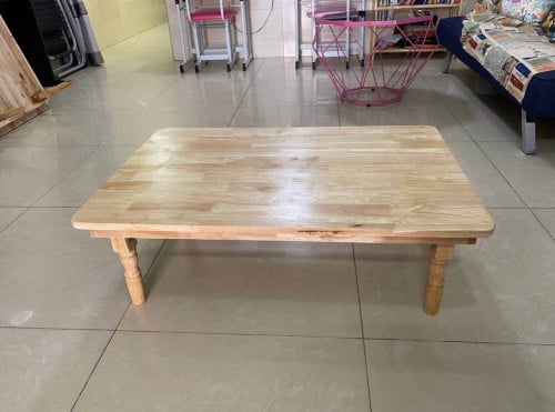 តុជប៉ុនមុខសាឡុង