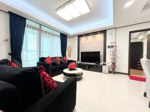 De castle royal two bedroom for rent