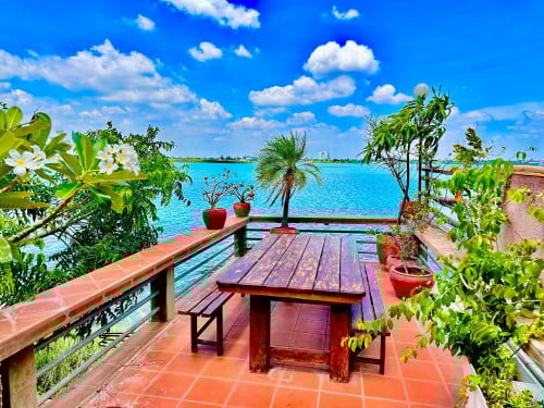 Riverview 4 bedroom resort house for rent ( Home owner Direct Advertising )