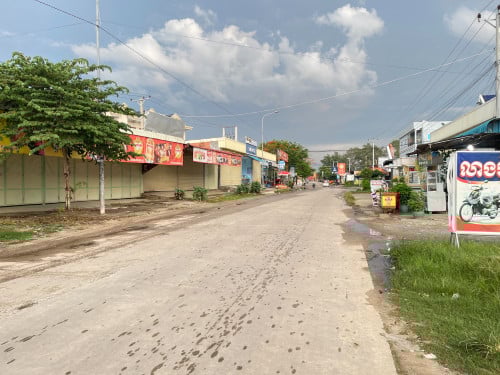 ដីអាជីវកម្ម លក់ នៅជិតផ្លូវ៦០ម៉ែត្រ និង ផ្សារទំនើប អ៊ីអន៣