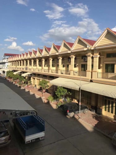 ផ្ទះលក់ក្នុងបូរីធូលនចោមចៅ