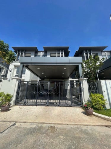 វីឡាភ្លោះសម្រាប់លក់បន្ទាន់ | Twin villa urgent sale (In Chipmong Grand PhnomPenh)