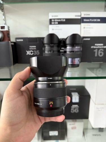 Lumix 25mm F1.4 Leica 97%