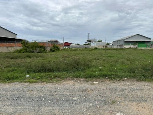 ដីលក់នៅជិតវត្តក្រាំងធ្នង់