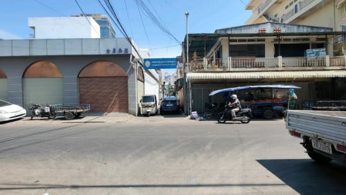 កូនឃ្លាំង ជិតស្តុបក្បាលមាន់ចែ តំលៃ ពិសេស!