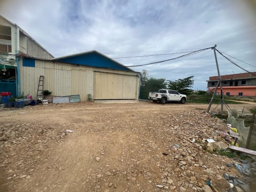 ឃ្លាំងជួល