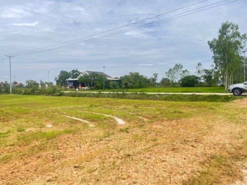 ដីដាក់លក់ក្បែររោងចក្រ (900mពីNR2)