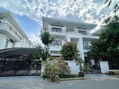 វីឡាសម្រាប់ជួល បុរីវីឡាថោន ជិតISPP