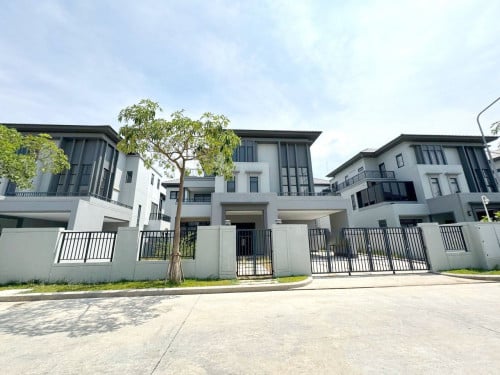 វីឡាឃ្វីនលក់​ | QUEEN VILLA FOR SALE ( ជីបម៉ុងលែន ៥០ម៉ែត្រ​)