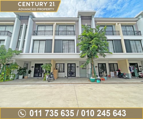 វីឡាកូនកាត់ (LC2) សល់ដីក្រោយ4ម៉ែត្រ​​ ក្នុងបុរី ប៉េងហួតបឹងស្នោ ត្រូវការលក់បន្ទាន់ខ្លាំង