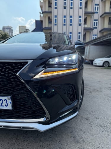 For rent 𝐋𝐞𝐱𝐮𝐬- Nx200T 2015