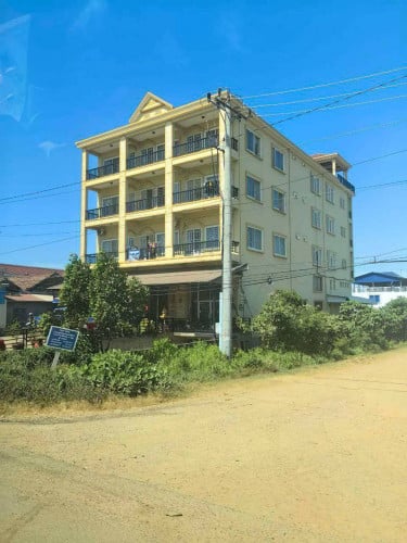 អគារសម្រាប់ជួល​ នៅស្ពានស នៅលើផ្លូវភ្លោះធំ​(ផ្លូវភ្លោះរង្វង់មូលព្រាបស-រង្វង់មូលខ្លាស្ទុះ)