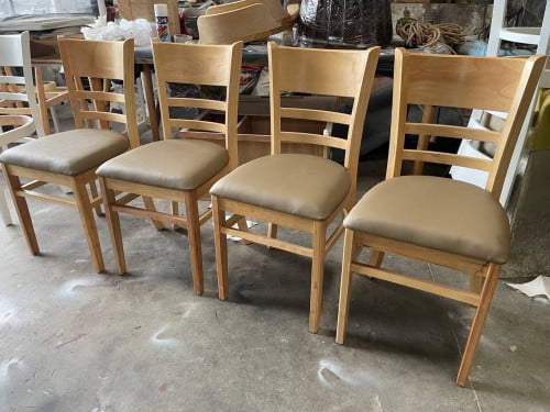 កៅអីឈេី