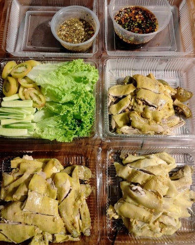 មាន់ទឹកស៊ីអ៊ីវ ស៊ុបអន្ទង់ និងម្ហូបកុម៉្មង់