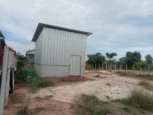 ផ្ទះ និងដីលក់