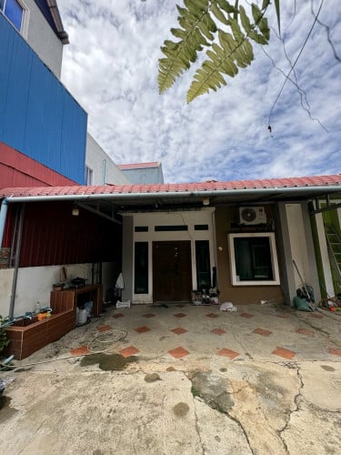 ផ្ទះផ្លង់ទន់