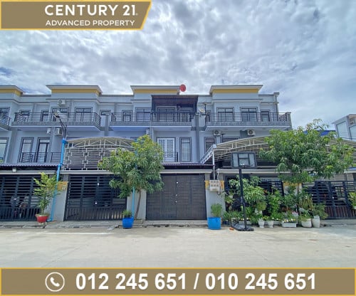 🏘 វីឡាកូនកាត់ (LA) ក្នុងបុរី រំចេកទួលពង្រ ត្រូវការលក់បន្ទាន់ខ្លាំង