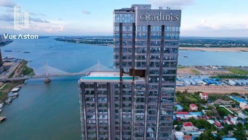 Luxury Condo three bedroom available