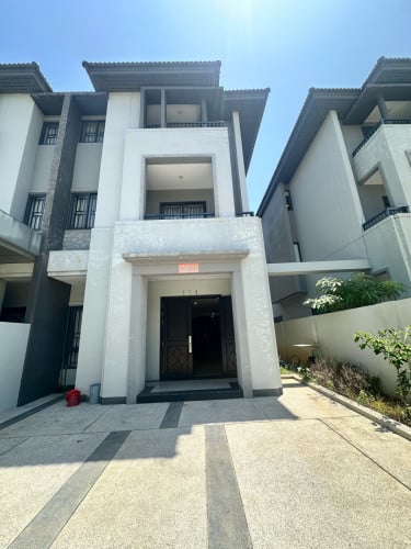 Twin villa in Borey Chipmong 271 near AEON 3