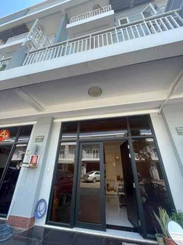 ផ្ទះលក់បន្ទាន់(ផ្ទះផ្ទាល់ខ្លួន)