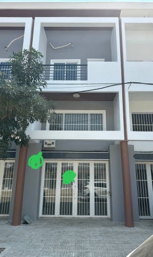 ផ្ទះល្វែងអាជីវកម្ម កាត់ប្លង់រឹងអោយ Shophouse