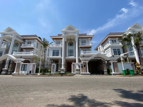 វីឡាឃ្វីនលក់បន្ទាន់