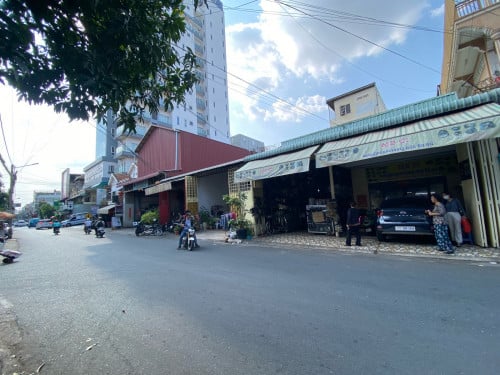 ផ្ទះអាជីវកម្ម2ទម្លុះចូលគ្នា សម្រាប់លក់ប្រញាប់