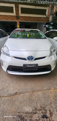 កំពូលថ្មី Prius 2013 option3up មូល1លាន%