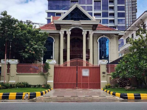 វីឡាសំរាប់ជួលទួលគោក / Villa for rent Toul Kork