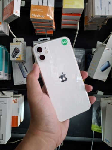 iPhone 11 New 99% LL/A ធានាហ្សុីន លេងទឹកបាន