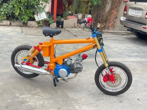 ម៉ូតូ​កែឆ្នែ​