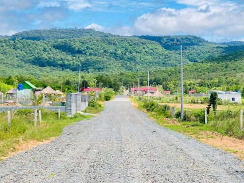 ឱកាសល្អមែនទែនសម្រាប់បងៗដែលចង់បានដីលំហែនៅគិរីរម្យ