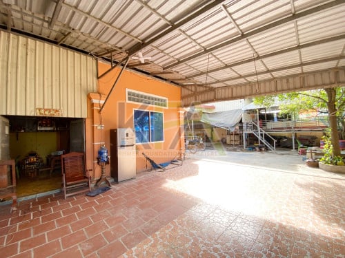 ផ្ទះលក់ អាចប្រកបអាជីវកម្មបាន $36,000 (ចរចា)