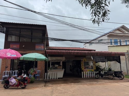 លក់ផ្ទះ&ដី > 🏘️លក់ផ្ទះមានក្បាល15.5ឞx19ឞ> មានហាងកាហ្វេ☕️> មាន2ល្វែង🏠