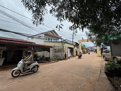 លក់ផ្ទះ&ដី > 🏘️លក់ផ្ទះមានក្បាល15.5ឞx19ឞ> មានហាងកាហ្វេ☕️> មាន2ល្វែង🏠