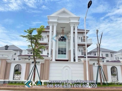國王別墅出售或出租 / Peng Huoth, 50m 號國道វីឡាឃីងលក់បន្ទាន់ ឬ ជួល  / King villa for sale or rent