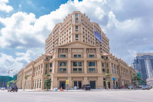 Condo Diamond for sale