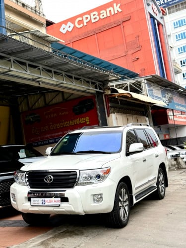 Landcruiser 2012 Fulloption ស្ពិចអារ៉ាប់V6 សាំង