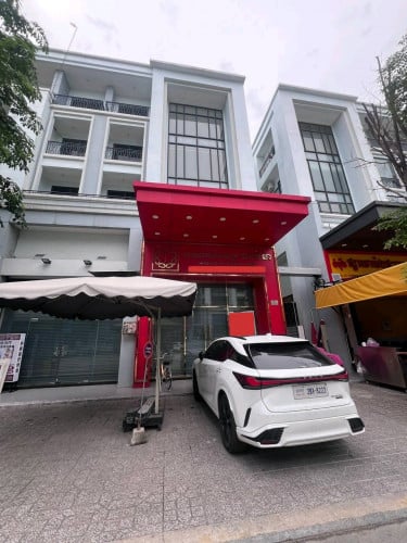 ផ្ទះអាជីវកម្ម សម្រាប់ជួលនៅ ជីបម៉ុង271