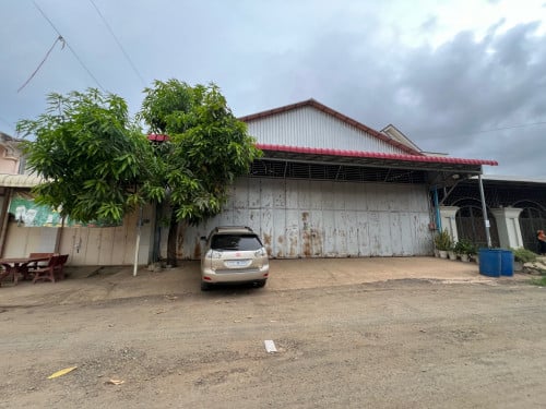 ផ្ទះដីលក់ប្រជុំជនមានអជីវកម្មស្រាប់មានបន្ទប់សម្រាប់ជួល3បន្ទប់