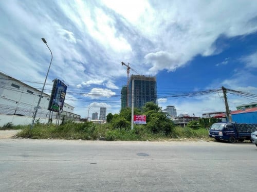 ដីកែងសម្រាប់លក់ ភ្នំពេញថ្មី/ Land for sale