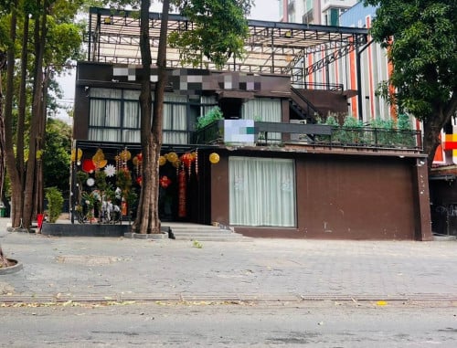 🏠 Shophouse for Sale in BKK1 (Corner Location)