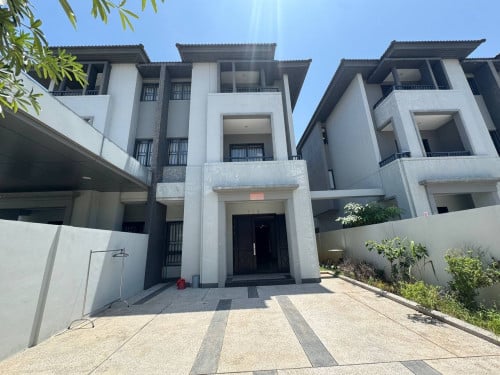 Twin villa in Borey Chipmong 60m near AEON 3