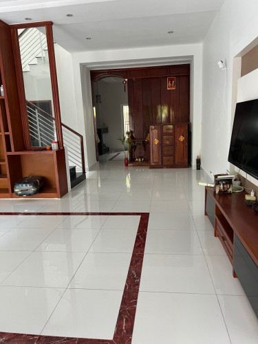 វីឡាភ្លោះសំរាប់ជួល បុរីវ៉ារីណា
