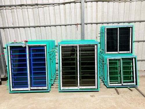 ទ្វាបង្អួចស្អាតៗតម្លៃធូរថ្លៃ នឹងមានក៉ម្មុងទ្វាបងអួចគ្រប់ប្រភេទ បងៗត្រូវការអាចមកមើលផ្ទាល់បាន