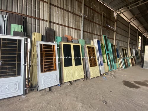 ទ្វាបង្អួចស្អាតៗតម្លៃធូរថ្លៃ នឹងមានក៉ម្មុងទ្វាបងអួចគ្រប់ប្រភេទ បងៗត្រូវការអាចមកមើលផ្ទាល់បាន