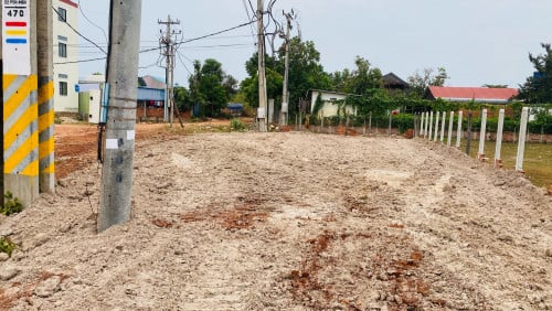 ដីកែងលក់ 9x20m ផ្លូវ 15m ក្រោយ Makro ខេត្ត សៀមរាប