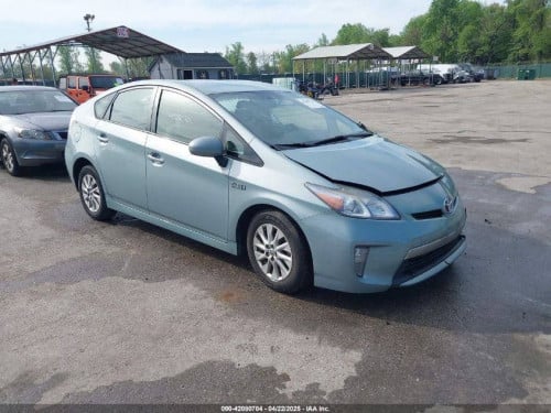 prius plug-in 013